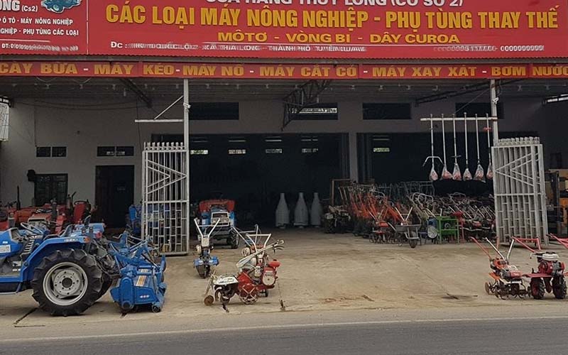 mua máy cắt cỏ tại cửa hàng